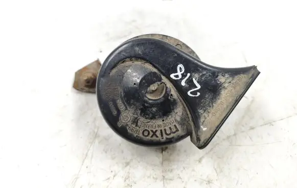 BMW 3 E36 Horn signal 00884