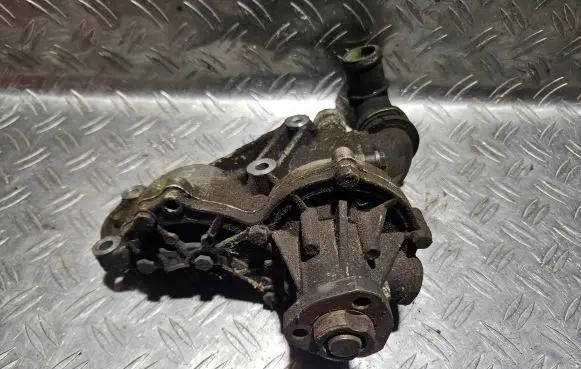 Volkswagen PASSAT B4 Water pump 037121013A