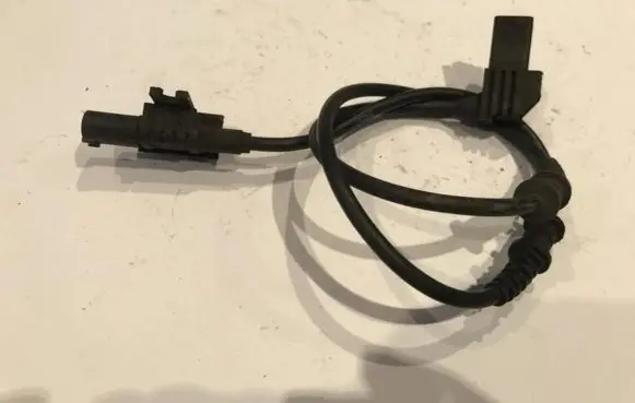 Mercedes-Benz S W220 ABS brake wheel speed sensor a2205400108