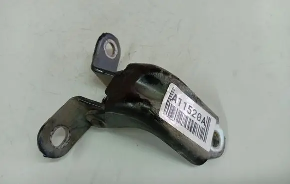 KIA Ceed Front door upper hinge