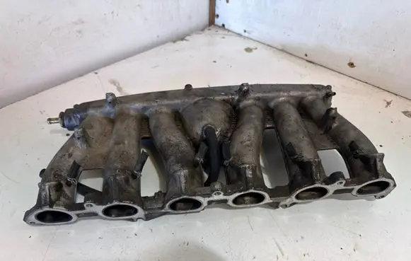 Volvo XC90 Intake manifold 8627359