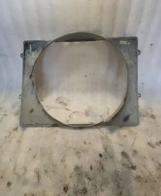Mitsubishi Pajero Radiator cooling fan shroud MR160181