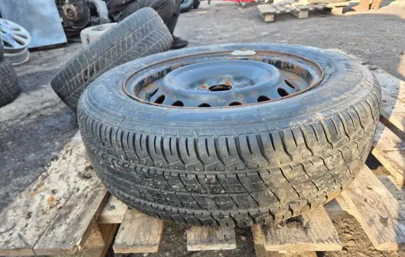 Toyota Avensis T220 R15 steel rim 