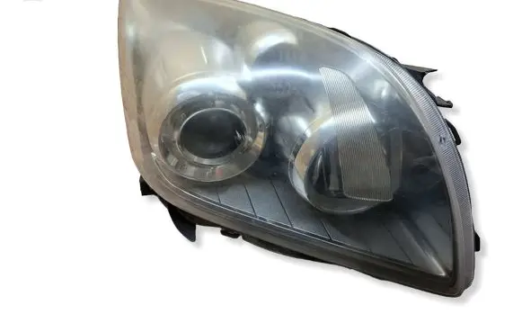 Toyota Avensis T250 Headlight/headlamp 35108