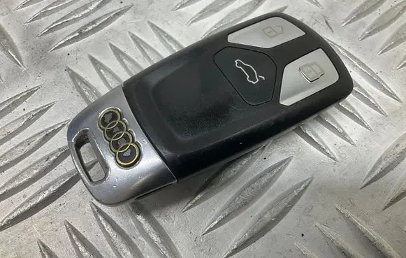 Audi A4 S4 B9 Ignition key/card 4M0959754T
