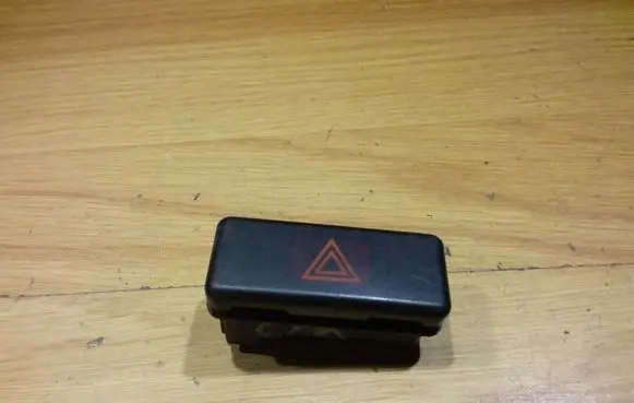 BMW 5 E39 Hazard light switch 8350947