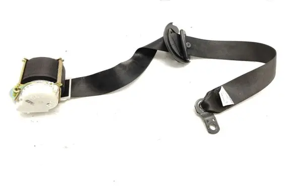 BMW X3 E83 Front seatbelt E1040549 33048192