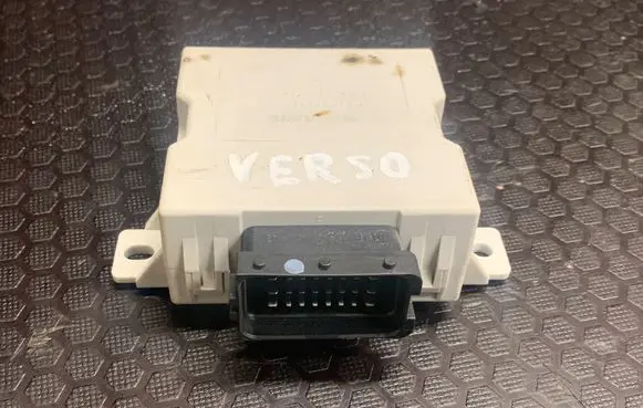 Toyota Corolla Verso AR10 Window wiper relay 13701785 080207N 150696