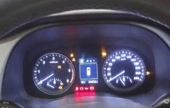 Speedometer (instrument cluster)