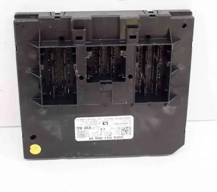 Volkswagen Golf VIII Central body control module F005V03233 24305BR21