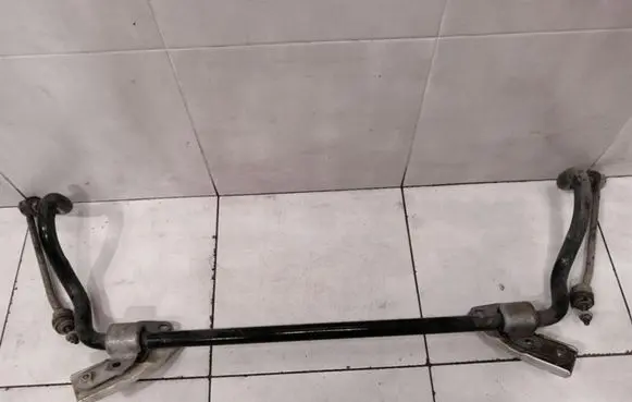 Mercedes-Benz C W205 Front anti-roll bar/sway bar A2053231465