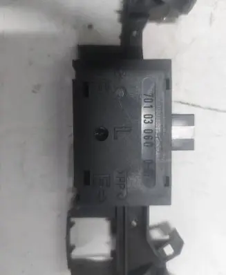 Audi A4 S4 B5 8D Alarm control unit/module 8D0951177A 000083