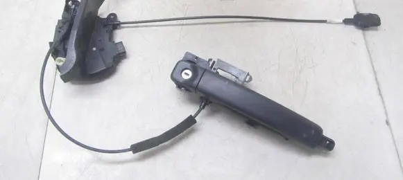 Renault Trafic III (X82) Front door lock 805032854R