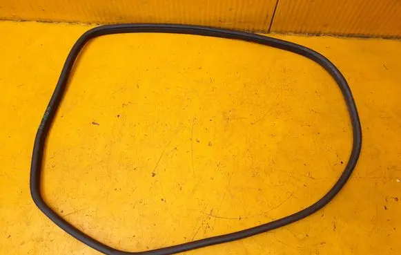 MG MG5 II Rubber seal rear door 103214222