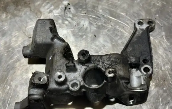 Peugeot 308 Generator/alternator bracket 9808696680