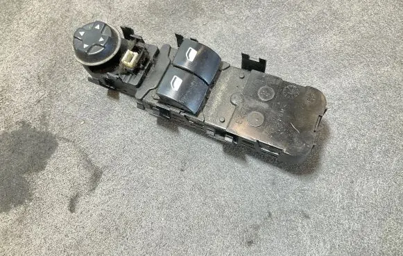 Citroen Jumpy Electric window control switch 0232530683 E30639023C 4000302950
