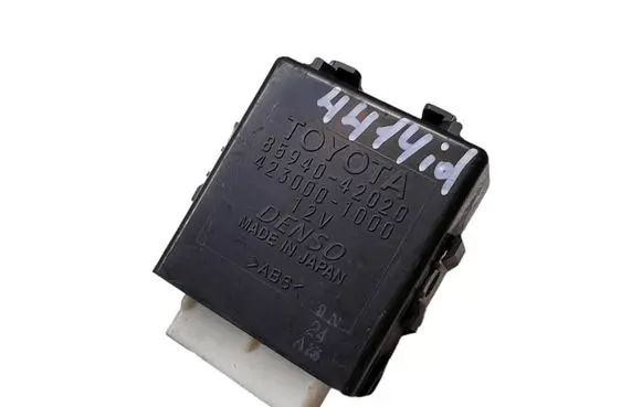 Toyota RAV 4 (XA30) Window wiper relay 8594042020 4230001000