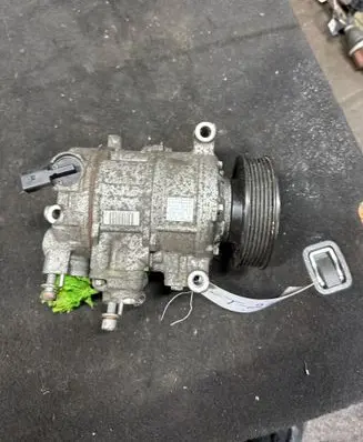 Volkswagen Golf IV Air conditioning (A/C) compressor (pump) 1K0820808A