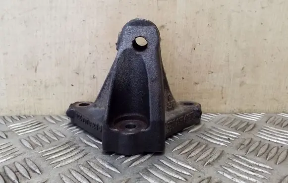 Opel Vivaro Engine mounting bracket 8200404276 93853922