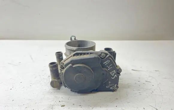 Audi A4 S4 B5 8D Electric throttle body valve 