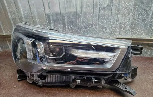 Toyota Hilux (AN120, AN130) Headlights/headlamps set 
