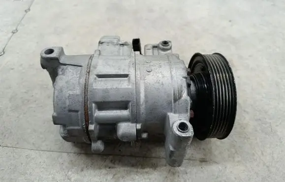 Volkswagen PASSAT B6 Air conditioning (A/C) compressor (pump) 