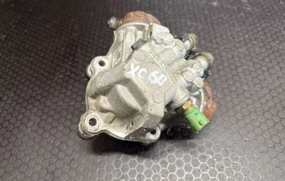Volvo XC60 Fuel injection high pressure pump 31272896