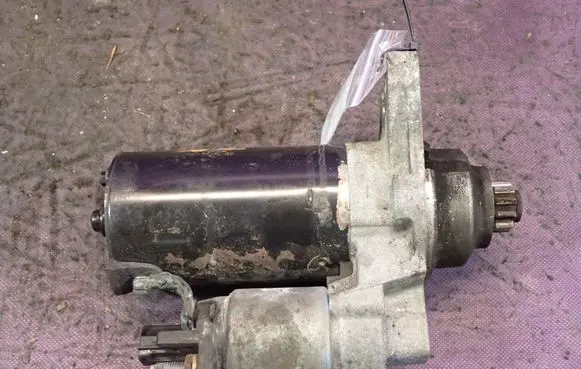 Volkswagen Polo Starter motor 