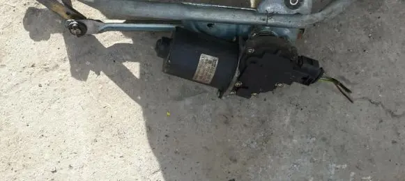 Audi A6 S6 C5 4B Front wiper linkage and motor 8d2955113c