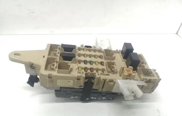 Lexus GS 300 400 430 Fuse module 8922130070 123304162