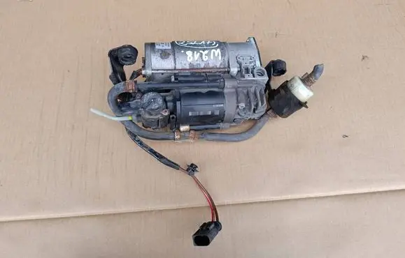 Mercedes-Benz CLS C218 X218 Air suspension compressor/pump A2123200404