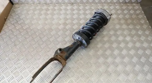 Volkswagen Touareg II Front shock absorber/damper