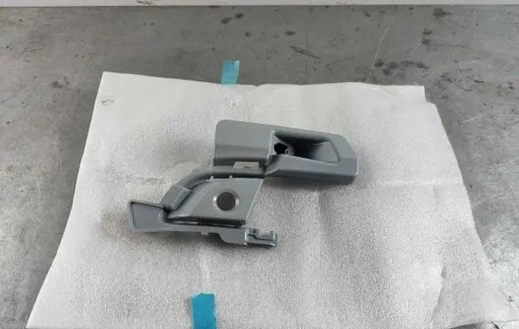 Front bumper mounting bracket