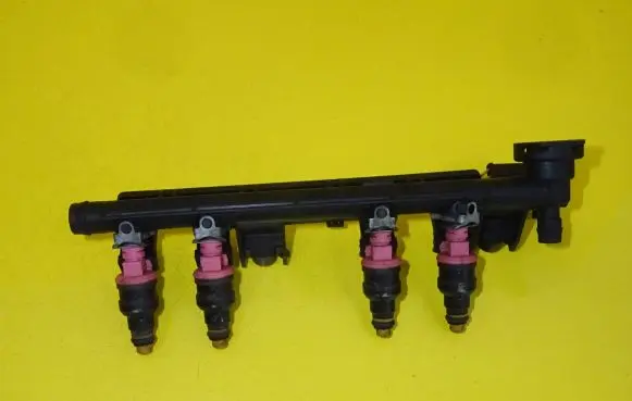 Renault Twingo I Fuel main line pipe 7700109066 7700108667 0280150995