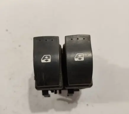 Renault Megane II Electric window control switch 315040A