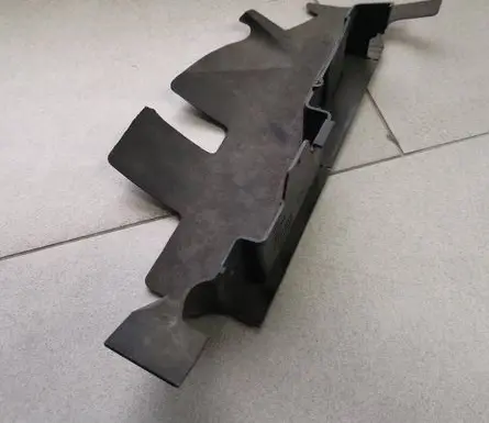Audi A4 S4 B5 8D Intercooler air channel guide 8D0121284E