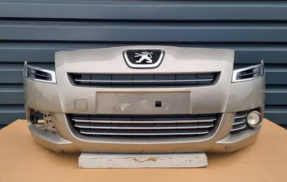 Peugeot 5008 Front bumper 9687444877