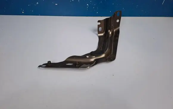 Volkswagen Tiguan Fender mounting bracket 5NA821135C