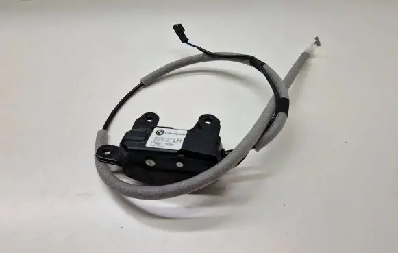 Loading door lock