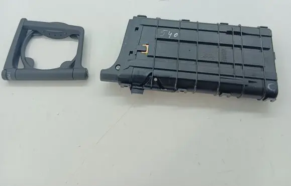 Cup holder front