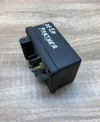 Peugeot Partner Glow plug pre-heat relay 