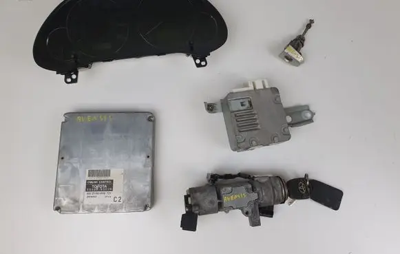 Toyota Avensis T250 Engine ECU kit and lock set 2751006940 8966105C20 8695005060