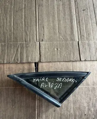 Seat Altea Front triangle window/glass 