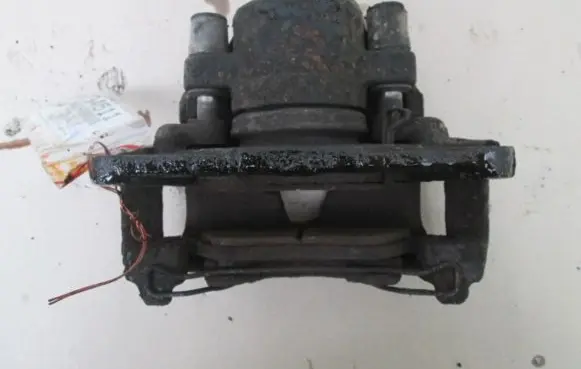 KIA Clarus Front brake caliper