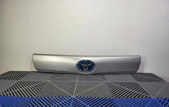 Toyota Prius+ (ZVW40) Trunk door license plate light bar 7680147140