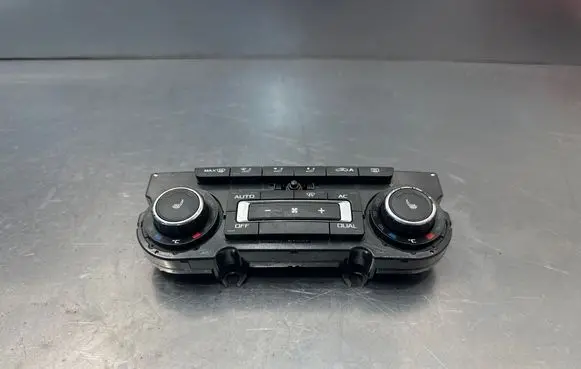 Skoda Yeti (5L) Interior fan control switch 3T0907044BQ 5HB00974979