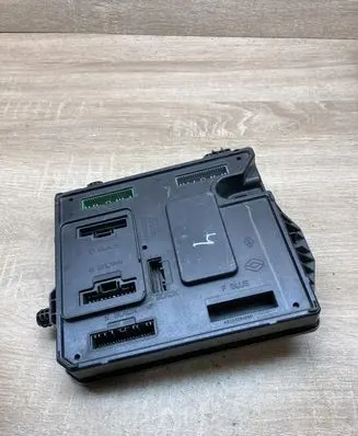 Renault Megane III Central body control module 284B15986R