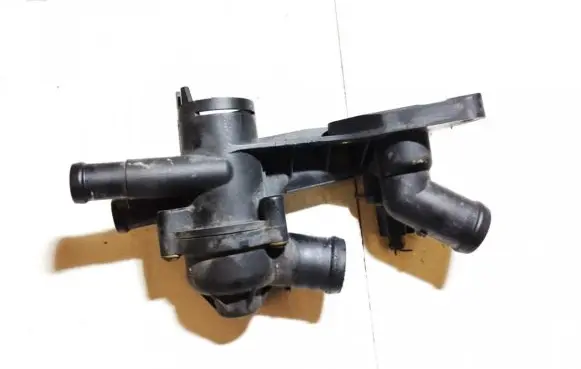 Volkswagen Fox Engine coolant pipe/hose 03c121111b
