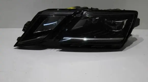 Skoda Octavia Mk3 (5E) Headlight/headlamp 5E1941015D LE15A6369 10423100
