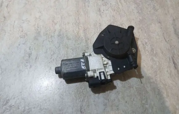 Mitsubishi Colt Front door window regulator with motor 0130822207